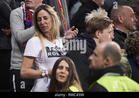 Madrid, Spanien. 5 Mär, 2019. AFC Ajax Fans in Aktion während der UEFA Champions League Runde 16 zweite Bein Spiel zwischen Real Madrid und AFC Ajax in Santiago Bernabeu am 5. März 2019 in Madrid, Spanien Credit: Jack Abuin/ZUMA Draht/Alamy leben Nachrichten Stockfoto