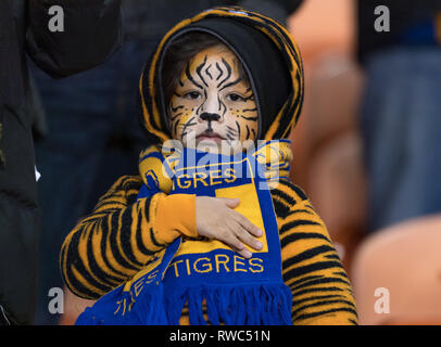 Houston, Texas, USA. 05 Mär, 2019. Februar 26, 2019: Ein junger Tigres Ventilator vor der CONCACAF Champions League Viertelfinale Spiel 18 Bein 1 zwischen den UANL Tigres und Houston Dynamo bei BBVA Compass Stadion in Houston, Texas die Kerbe an der Hälfte 0-0 © Maria Lysaker/CSM. Credit: Cal Sport Media/Alamy leben Nachrichten Stockfoto