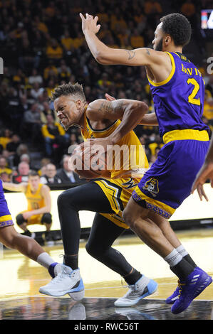 Wichita, Kansas, USA. 05 Mär, 2019. Wichita Zustand Shockers guard Dexter Dennis (0) treibt die Spur während der NCAA Basketball Spiel zwischen der ECU-Piraten und die Wichita State Shockers an Charles Koch Arena in Wichita, Kansas. Kendall Shaw/CSM/Alamy leben Nachrichten Stockfoto