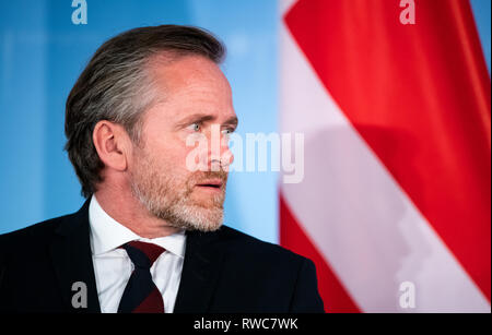 Berlin, Deutschland. 06 Mär, 2019. Anders Samuelsen, Außenminister Dänemarks, Kommentare auf einer Pressekonferenz mit Außenminister Maas nach ihren Gesprächen im Auswärtigen Amt. Quelle: Bernd von Jutrczenka/dpa/Alamy leben Nachrichten Stockfoto