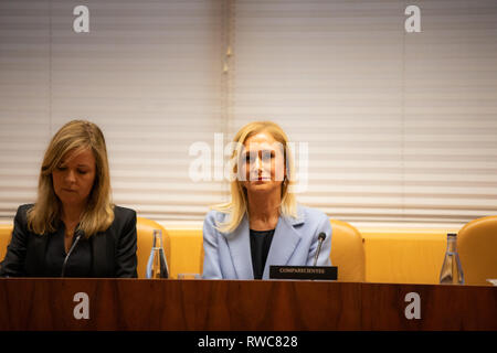 Madrid, Spanien. 6 Mär, 2019. Der ehemalige Präsident der Gemeinschaft von Madrid Cristina Cifuentes an diesem Mittwoch in der Forschungskommission der Universitäten in der Montage von Madrid in Bezug auf die Meister, die für angebliche Verbrechen der Fälschung von Dokumenten untersucht werden soll teilgenommen hat. Credit: Jesus Hellin/ZUMA Draht/Alamy leben Nachrichten Stockfoto