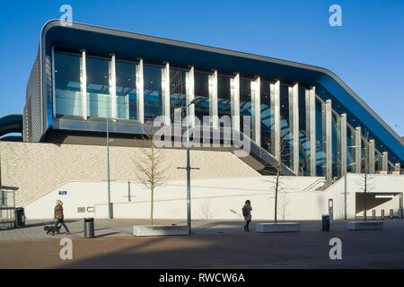 Die moderne architektonisch markante Erweiterung zu lesen Bahnhof in Vorbereitung für CrossRail. Stockfoto