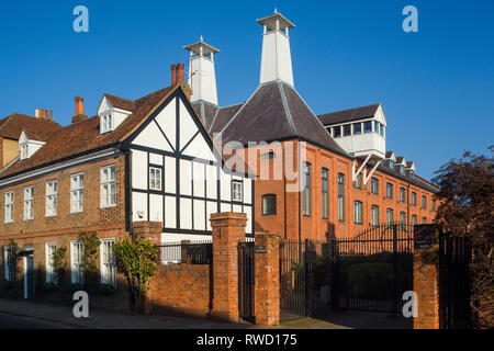 Die ursprüngliche Mälzerei für Brakspears Brauerei in Henley-on-Thames, Oxfordshire, jetzt in Wohnungen umgewandelt. Stockfoto