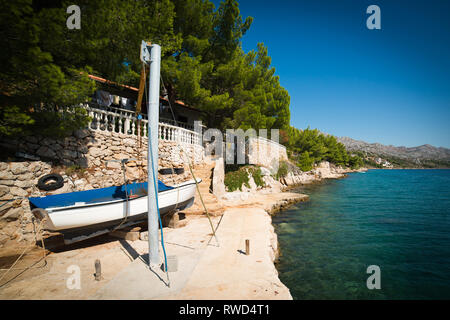 Küste in Kroatien - irgendwo in der Nähe von Starigrad Stockfoto