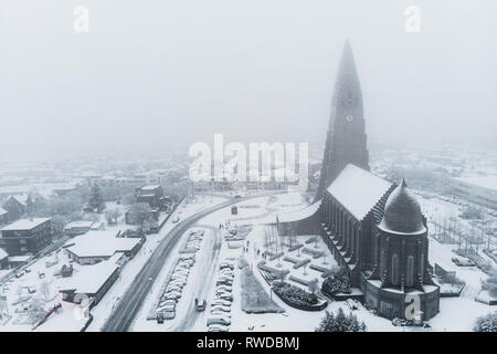 Luftbild des berühmten hallgrimskirkja Kathedrale und der Stadt Reykjavik in Island Stockfoto