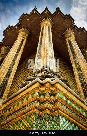 Buddha Statue im Wat Phra Kaew. Stockfoto