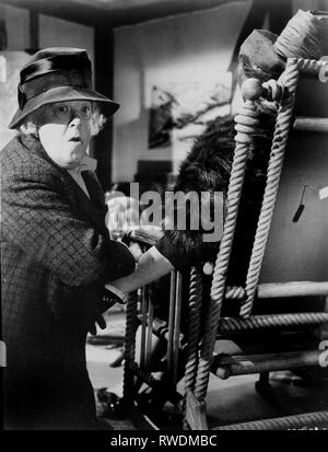 MARGARET RUTHERFORD, MORD IM GALOPP, 1963 Stockfoto