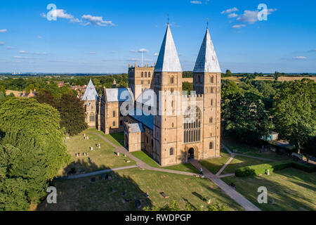 Southwell Mister und romanische Kathedrale in Nottinghamshire, England, UK. Luftaufnahme Stockfoto