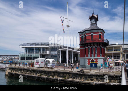 Der Glockenturm an der V&A Waterfront in Kapstadt, Südafrika. Stockfoto