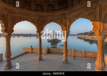 Gadisar See, Jaisalmer, Rajasthan, Indien, Asien Stockfoto