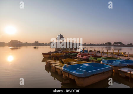 Gadisar See, Jaisalmer, Rajasthan, Indien, Asien Stockfoto