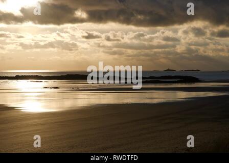 Cymryan Strand bei Dämmerung, Rhosneigr, Anglesey, North Wales, UK Stockfoto