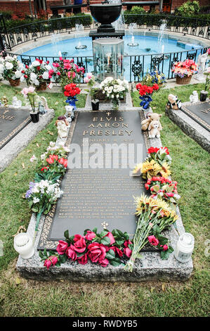 MEMPHIS, TN, USA: Oktober 11, 2006: Elvis Presley's Grab an Graceland. Stockfoto