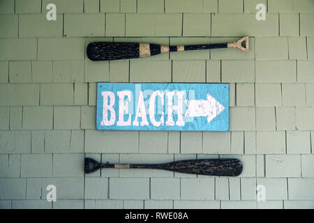 20 Februar, 2019 Capitola, CA, USA' zum Strand Zeichen' an der Wand in der Nähe der Strand in Capitola Stockfoto