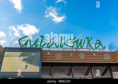 Zakopane, Poland-February 22, 2019. der Seilbahn von Zakopane Gubalowka zu montieren. Station der Standseilbahn auf den Gipfel des Gubalowka, im Jahre 1938 erbaut. Stockfoto