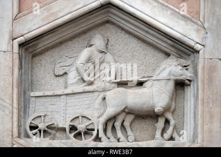 Allegorie auf die Kunst des Theaters aus der Werkstatt von Andrea Pisano, Relief auf Giotto Campanile der Kathedrale Santa Maria del Fiore in Florenz Stockfoto