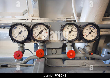 Deutschen Weltkrieg 2 U-Boot-Manometer an electric motor Zimmer Stockfoto