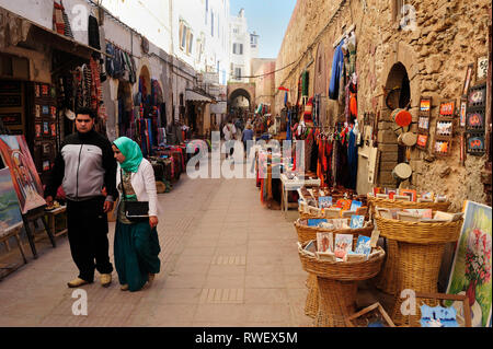 Straßenszene in der Medina Essaouira, Marokko Stockfoto