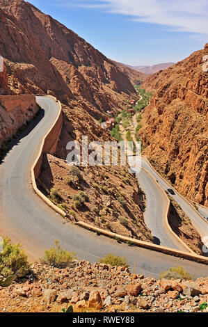 HIghway 704 in der Dades-schlucht, Marokko Stockfoto