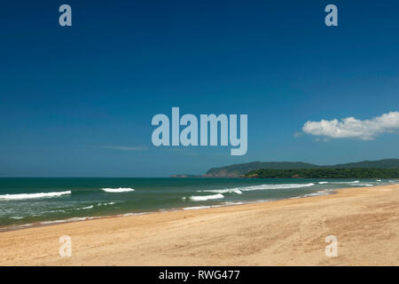 Kristallklares Wasser in Agonda Beach, South Goa, Indien. Stockfoto