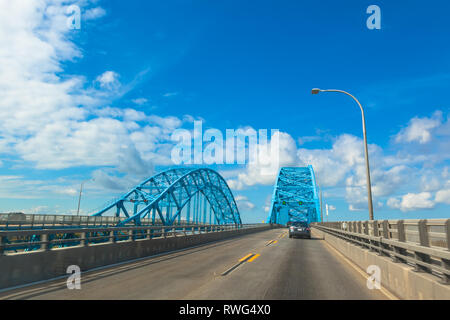 Autoroute payante. Autoroute. Blaue Brücke Tonawanda in der Nähe von Niagara Falls Stockfoto