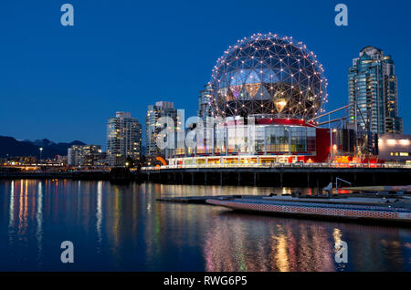 Telus Welt der Wissenschaft Kuppel auf False Creek in Vancouver, BC, Kanada. Science World Vancouver. Stockfoto