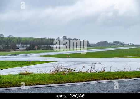 ENNISKILLEN/IRLAND - 03. MÄRZ 2019: St. Angelo Airport befindet sich 3 Seemeilen nördlich von Enniskillen, County Fermanagh, Nordirland Stockfoto