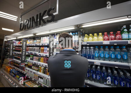 Interieur eines Co-op-Shops Stockfoto