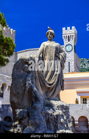 Skulptur Hommage ausländischer Kolonien in der Preis Palace, Fontvielle, Monte-Carlo, Monaco, Cote d'Azur, Côte d'Azur. Stockfoto