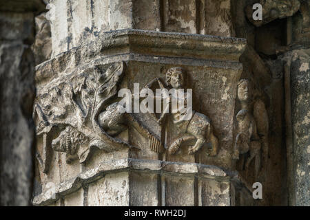 Ein Kapital von Kreuzgang der Kathedrale von San Salvador de Oviedo, Asturien, Spanien Stockfoto