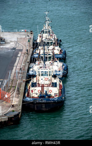 Svitzer Grimsby tug neben Dock in Southampton Stockfoto