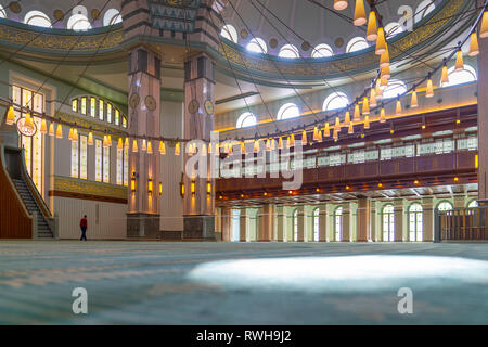 Ankara/Türkei - 17 Februar 2019 Innenraum der Hirse Hirse Moschee (Camii) Stockfoto