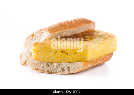 Bocadillo de Tortilla Española. Spanisch Spanische Tortilla Sandwich auf weißem Hintergrund Stockfoto