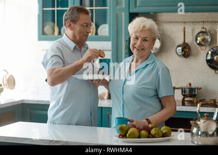 Glückliche Ehefrau und Ehemann Stockfoto