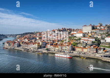 Blick über den Fluss Douro Riberia in Porto, Portugal Stockfoto