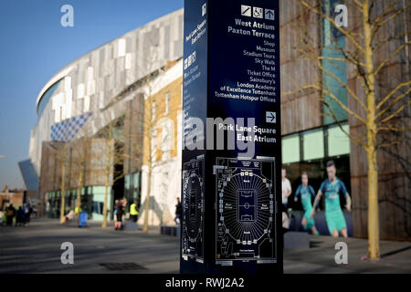 Allgemeine Ansicht des neuen Stadions und Beschilderung - Tottenham Hotspur neue Stadion Entwicklung, White Hart Lane, London - 27. Februar 2019 Stockfoto