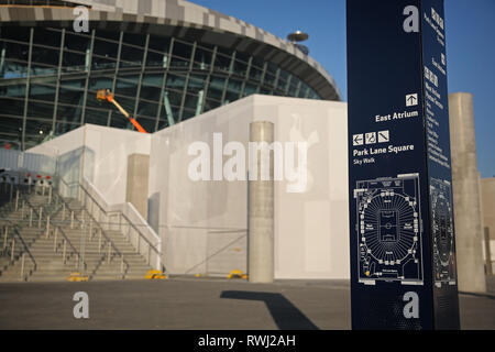 Allgemeine Ansicht des neuen Stadions und Beschilderung - Tottenham Hotspur neue Stadion Entwicklung, White Hart Lane, London - 27. Februar 2019 Stockfoto