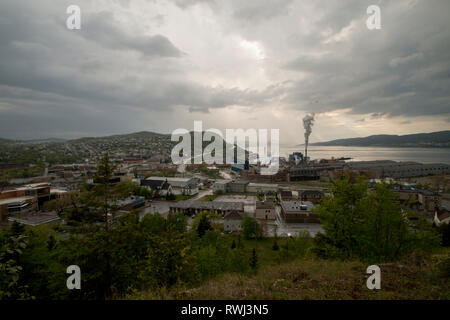 Sonnenstrahlen brechen durch die Wolken an regnerischen Tag, Eckbach, Newfoudland und Labrador Stockfoto