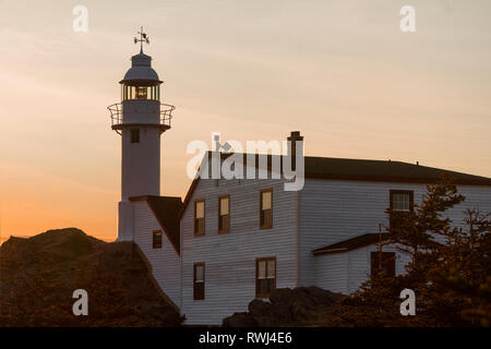 Sonnenuntergang, Hummer Cove Head Lighthouse, Rocky Harbour, Gros Morne National Park, Neufundland und Labrador Stockfoto