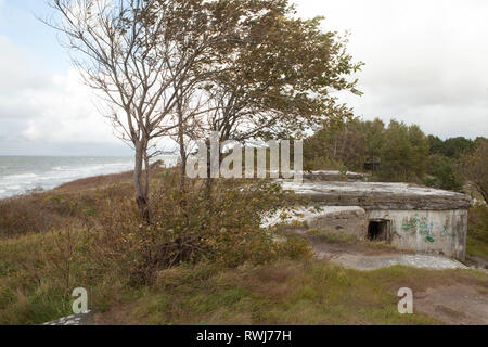 Abgebrochene Ostseeküste Befestigungsanlagen aus der ehemaligen sowjetischen Militärbasis, Liepaja, Karosta, Lettland Stockfoto