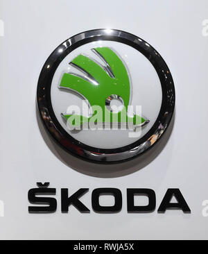 Genf, Schweiz. 06 Mär, 2019. Ein Skoda logo, am zweiten Pressetag genommen. Die 89. Automobilsalon in Genf beginnt am 7. März und dauert bis 17. März. Credit: Uli Deck / dpa/Alamy leben Nachrichten Stockfoto