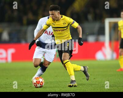 Dortmund, Deutschland. 06 Mär, 2019. firo: 05.03.2019, Fußball, Fußball: UEFA, Champions League, CL, Saison 2018/2019, Runde 16, Ruckspiel, BVB, Borussia Dortmund - Tottenham Hotspur 0:1 Jadon SANCHO, BVB, Duellen | Quelle: dpa/Alamy leben Nachrichten Stockfoto