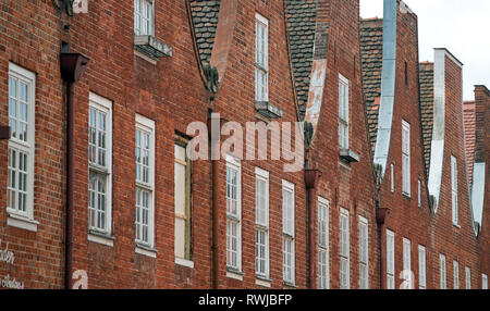 Potsdam, Deutschland. 05 Mär, 2019. Die Fassaden der Reihenhäuser im Holländischen Viertel sind im gesamten mit rotem Klinker. Credit: Monika Skolimowska/dpa-Zentralbild/ZB/dpa/Alamy leben Nachrichten Stockfoto