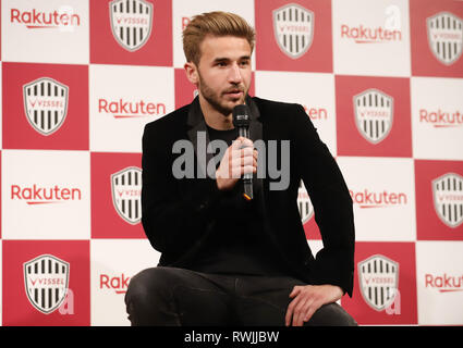 Tokio, Japan. 7 Mär, 2019. Spanischer Fußballspieler Sergi Samper spricht als Samper wird melden Sie Japanische e-commerce Giant's Rakuten Fußballmannschaft Vissel Kobe in Tokio am Donnerstag, 7. März 2019. Der ehemalige Mittelfeldspieler des FC Barcelona Samper wird auch in Japan professional Football League J-League spielen. Credit: Yoshio Tsunoda/LBA/Alamy leben Nachrichten Stockfoto