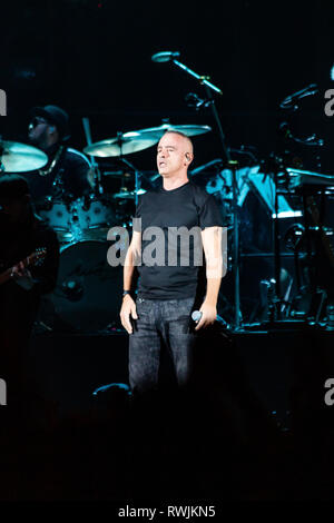 Mailand, Italien. 7. März, 2019. Eros Ramazzotti führt gemeinsam mit seinem "Vita Ce N'è World Tour' an Mediolanum Forum in Assago Mailand, Italien. © Alessandro Bremec/Alamy leben Nachrichten Stockfoto