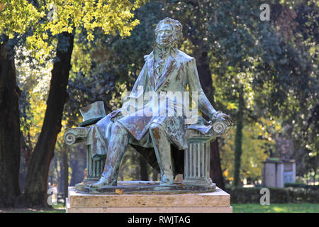 Rom, Italien, 27. Oktober 2009: Alexander Sergejewitsch Puschkin berühmten russischen Dichter Statue im Park in Rom, Italien. Stockfoto