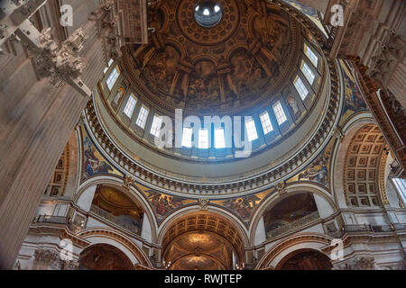 St Paul's Cathedral in London, Details des Innengebäudes. Es ist eine anglikanische Kathedrale, Sitz des Bischofs von London Stockfoto