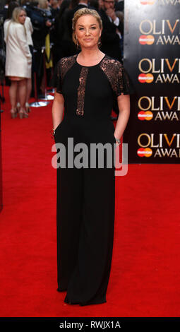 Apr 12, 2015 - London, England, UK-Olivier Awards 2015, das Royal Opera House, Covent Garden - Roter Teppich Ankünfte Foto zeigt: Tamzin Outhwaite Stockfoto