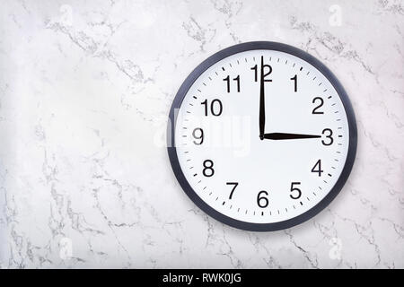 15 Uhr 15 Uhr