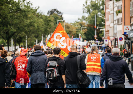 Straßburg, Frankreich - 12.September 2017: CGT Demonstranten auf politischer März während eines Französischen landesweiten Tag des Protestes gegen die Reform des Arbeitsmarkts von Emmanuel Längestrich Regierung vorgeschlagen, Stockfoto